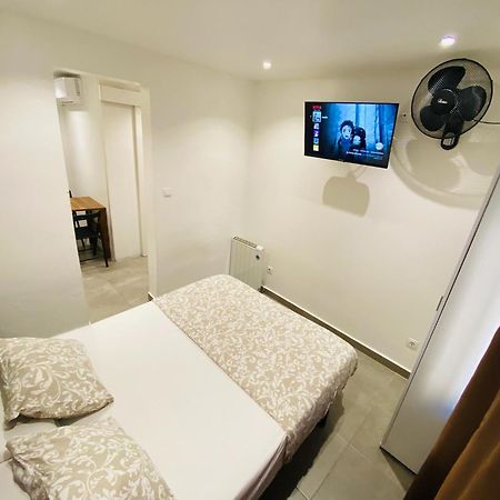 הוספיטלט דה יוברגאט Estudios Hl Frente Al Metro Barcelona-Aeropuerto מראה חיצוני תמונה