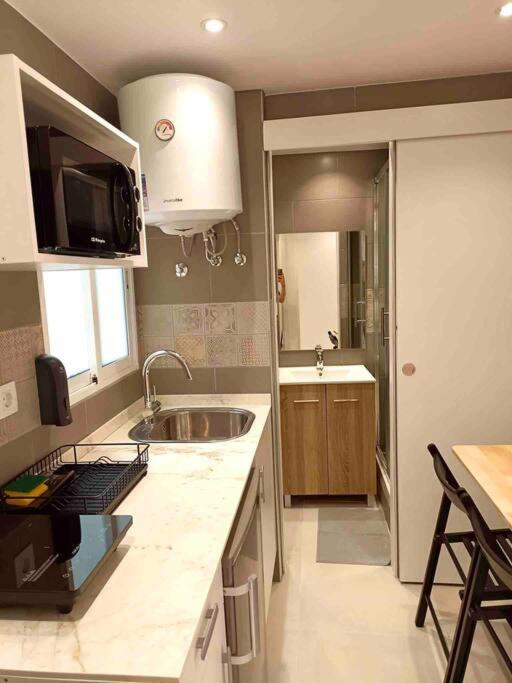 הוספיטלט דה יוברגאט Estudios Hl Frente Al Metro Barcelona-Aeropuerto מראה חיצוני תמונה
