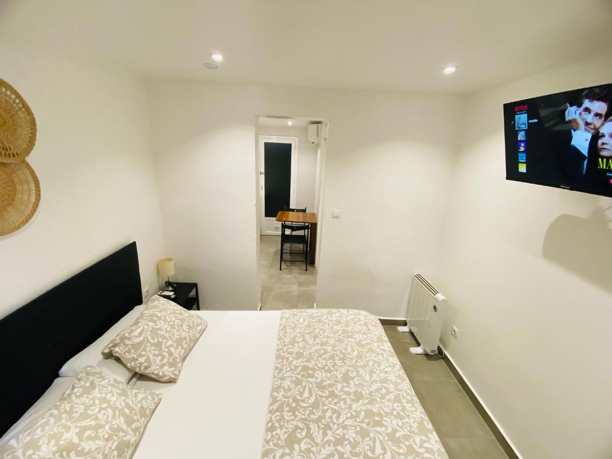הוספיטלט דה יוברגאט Estudios Hl Frente Al Metro Barcelona-Aeropuerto מראה חיצוני תמונה